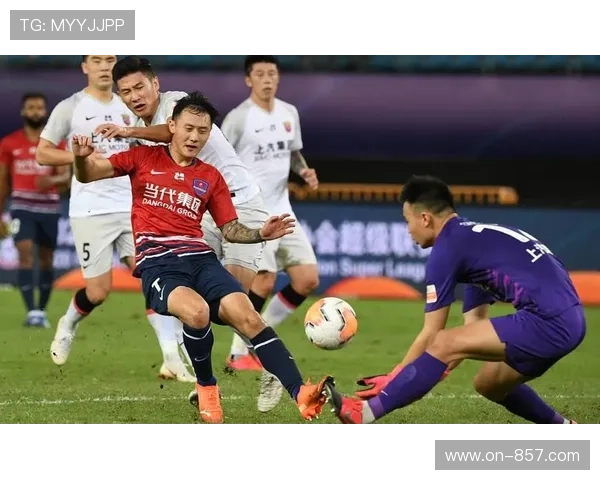 加时赛争议判罚连发，球迷质疑裁判专业性