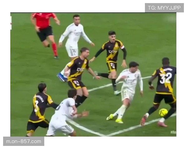 皇马2-1巴列卡诺一役，姆巴佩错失空门后点球救主