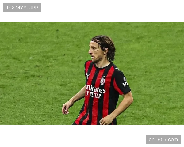 莫德里奇替补登场，以40岁零256天成为西甲历史最年长出场球员